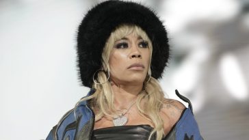 Whew! Social Media Is Droppin’ Reactions To Footage Of Keyshia Cole Becoming Emotional While Performing (WATCH)