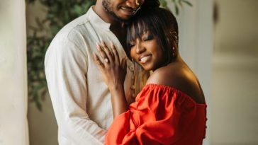 Tunde Saw Seun on Her Sister’s Whatsapp Status and Was Instantly Smitten!