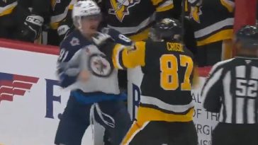 Top-2: Sidney Crosby lays down the gloves for the 10th time in his career