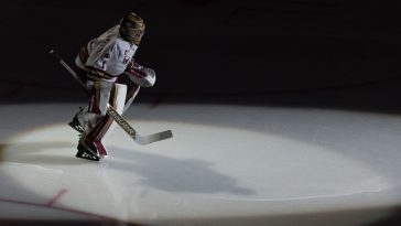 Back from suspension, Jacob Fowler earns another shutout