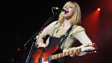 “If you lined up Jimmy Page, Jonny Greenwood, and Will Sergeant, I’d pick Sergeant every time”: Courtney Love on why Echo & the Bunnymen’s Will Sergeant is her “favorite guitarist on Earth”