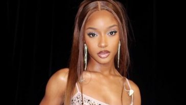 Ayra Starr Joins Coldplay Tour in New Zealand – Watch Her “Commas” Performance