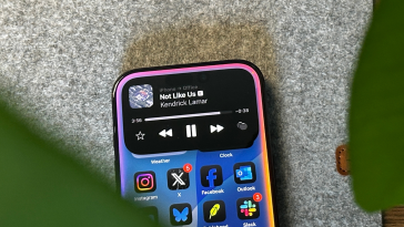 Drake makes wild claim that Apple was paid to ‘purposely misdirect’ Siri requests toward rival Kendrick Lamar’s song