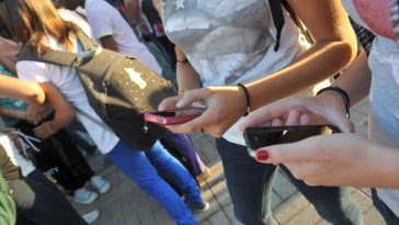 Australia ndalon rrjetet sociale për fëmijët nën 16 vjeç