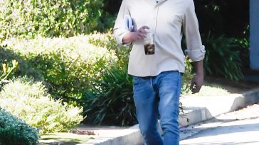 Ben Affleck seen walking to Jennifer Garner’s house for Thanksgiving dinner after family charity outing
