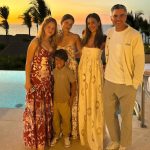 Jessica Alba, Cash Warren and 3 kids pose for family Thanksgiving photo on Mexico vacation