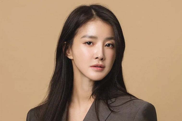 Lee Si Young In Talks To Lead New Drama By “Secret Garden” Director