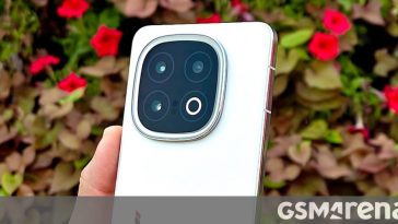 iQOO to sell its products through offline channels in India starting next month