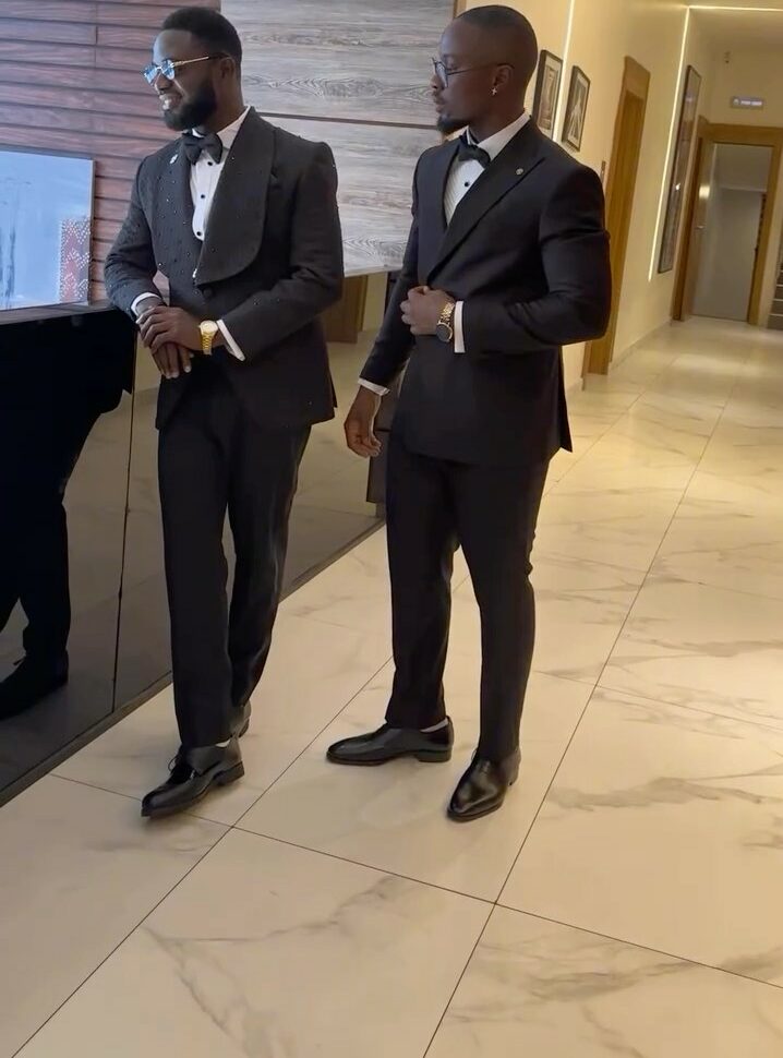 This Gentleman Took His Groomsman Duty Seriously `