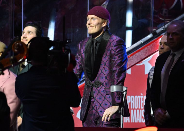 Patrik Laine officially back: a “Christmas present” for Kirby Dach