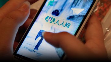 China’s Facebook Goes Dark, Taking a Generation’s Memories With It