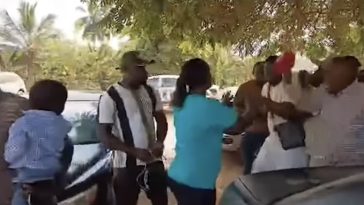 Video – Chaos Erupts At Asene Akroso As NDC Candidate Accuses NPP Chairman Of Money Distribution During Special Voting