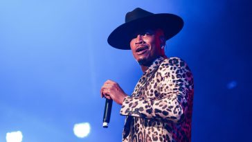 She Snapped? Life Coach Dr. Cheyenne Bryant READS Ne-Yo While Assessing His Dating Choices (WATCH)