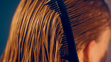 6 Ways to Use Coconut Oil On Your Hair