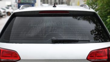 Here’s What Those Lines On Your Car’s Rear Windshield Are For