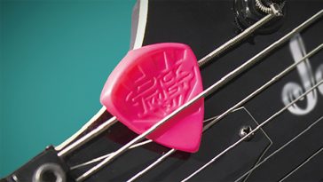 “The pick that makes guitar easier”: Introducing the PickTwist – a new 3D pick that will make you a better player… and never slip out your hand