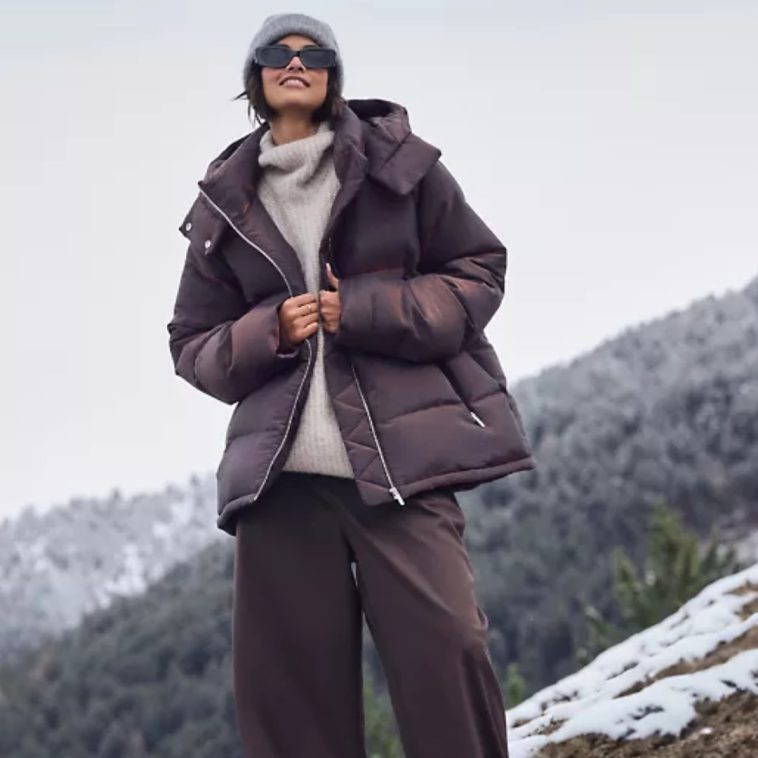 From the iconic Lululemon Align leggings to the versatile Everywhere Belt Bag, discover cozy,…