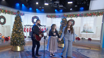 Hillary Scott Performs “It’s Hard To Wait for Christmas” on TODAY