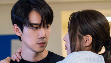 Yoo Yeon Seok Tends To Chae Soo Bin’s Recovery After Her Accident In “When The Phone Rings”