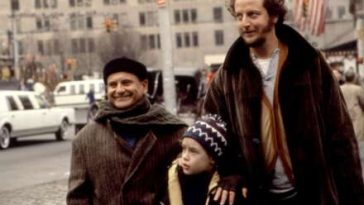 Daniel Stern says Joe Pesci really bit Macaulay Culkin’s finger during ‘Home Alone’