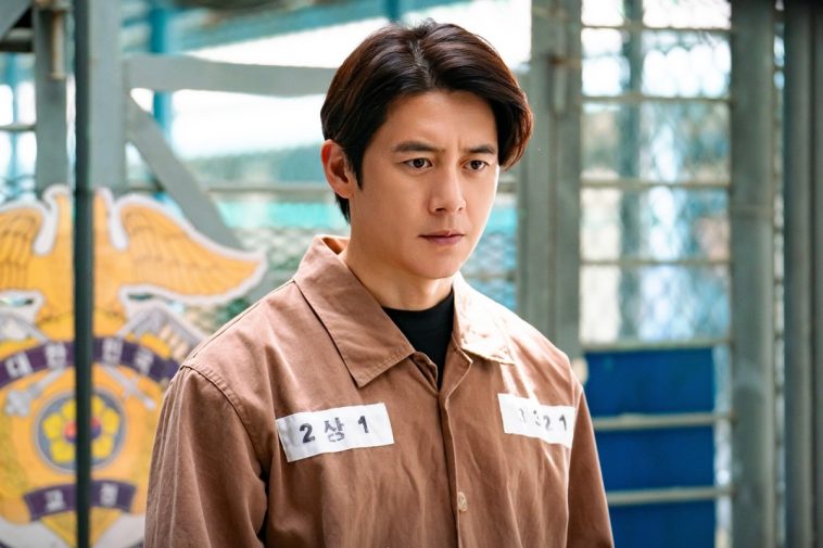 Go Soo Winds Up In Prison As An Inmate On “Parole Examiner Lee”