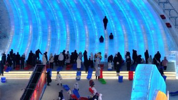 Harbin Firm Under Fire for Banning Employees From Ice Festival