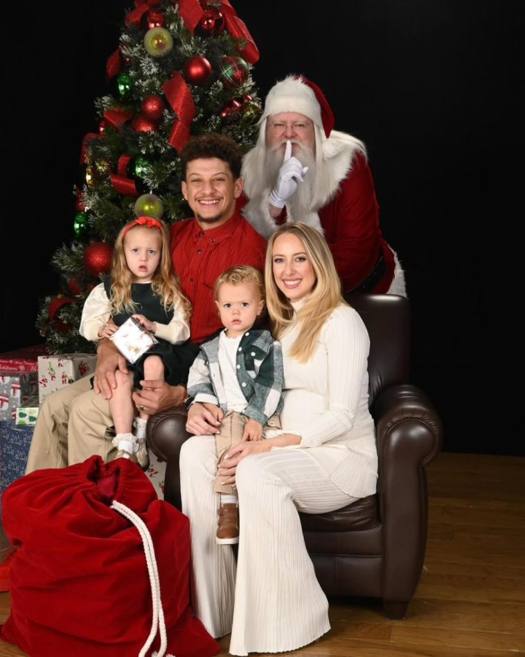 Pregnant Brittany and Patrick Mahomes share adorable photos of kids meeting Santa Claus