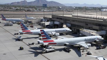 American Airlines flights were grounded this morning, but have resumed