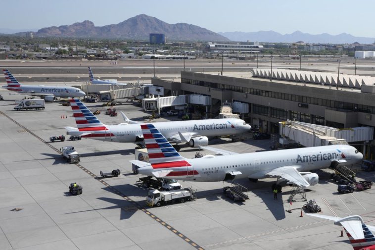 American Airlines flights were grounded this morning, but have resumed