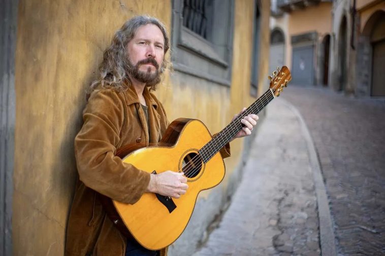 Learn Buck Curran’s Slow, Stately DADGAD Arrangement of “Black Is the Colour of My True Love’s Hair”