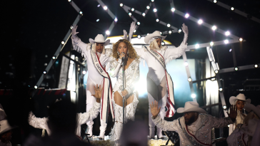 Beyonce Delivers Super Bowl-Style NFL Halftime Show on Christmas (Have Fun Following That One, Kendrick)