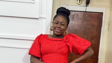 Woman faces backlash for contributing 70% financial support to her husband, handling 80% chores