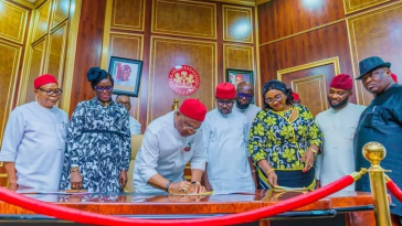 Imo Governor, Hope Uzodimma signs N807 billion 2025 budget into law 