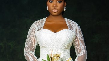 This Simple & Alluring Beauty Look is Perfect For Minimalist Brides