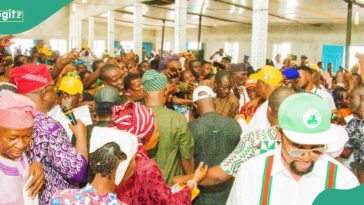 Political tsunami as 8,000 defectors join APC in popular Nigerian state, see details