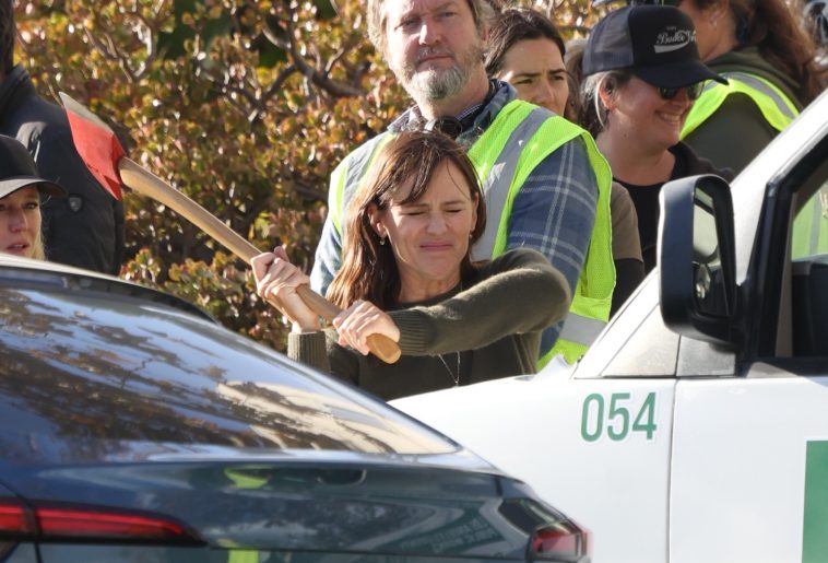 Jennifer Garner and Ben Affleck Lure Risk-Taking Paparazzi to Dangerous Fire Zones