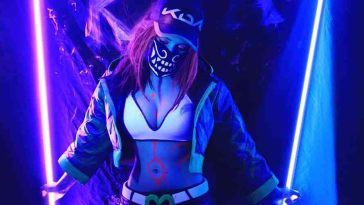 Ring in the New Year With Leya Shion’s Cosplay