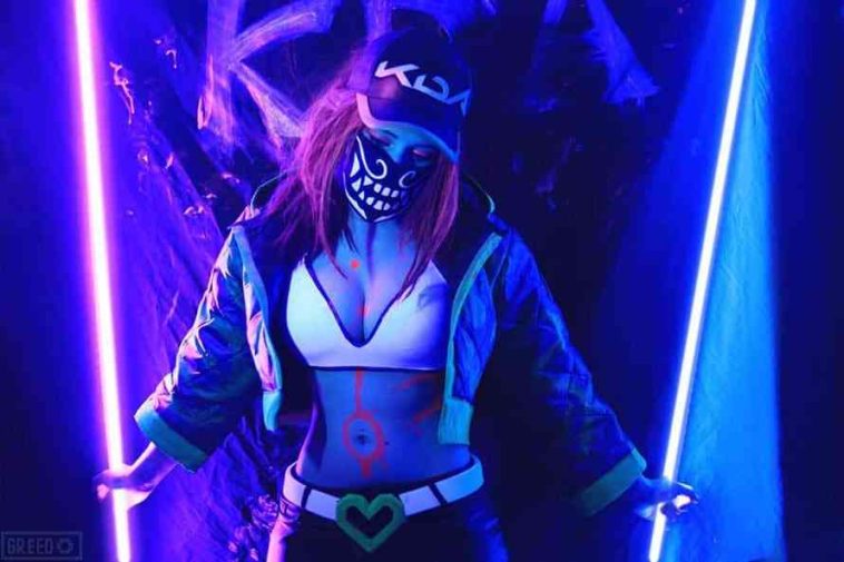 Ring in the New Year With Leya Shion’s Cosplay