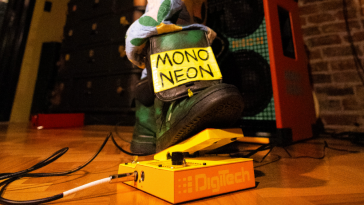 MonoNeon NAMM Demo – Digitech Launches New Signature Pedal with MonoNeon