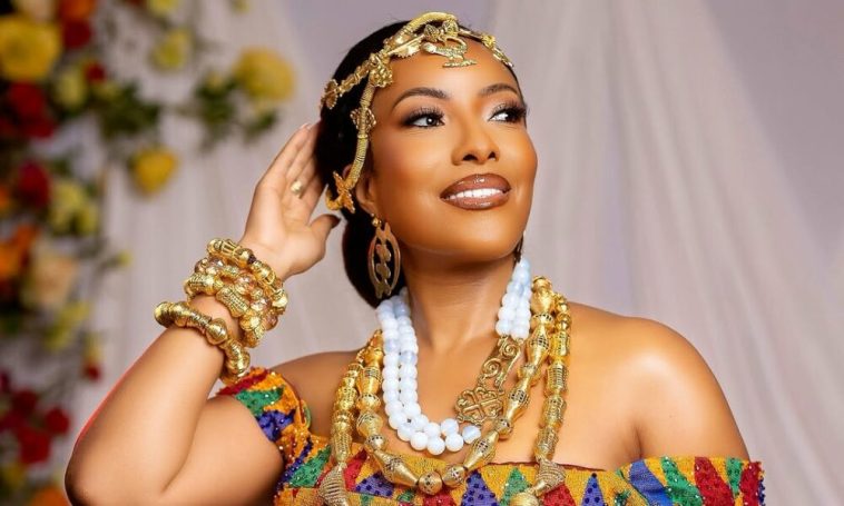 Joselyn Dumas Wears Kente Like a Queen | See her Stunning Photos