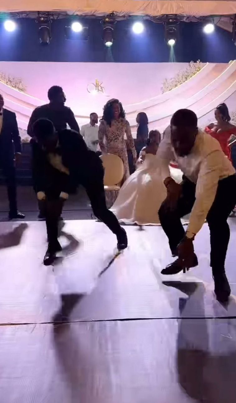 This Couple’s Siblings Had a Fun Dance-off at the Reception – See How They Nailed It