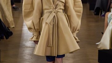 Viktor & Rolf Spring 2025 Couture