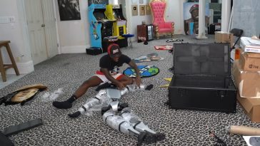 What’s it like to unbox a Humanoid Robot at home?