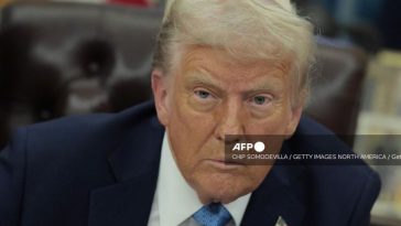 Trump orders airstrikes on ISIS in Somalia