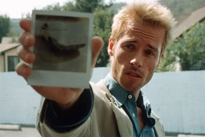 Guy Pearce Dislikes His “Memento” Performance