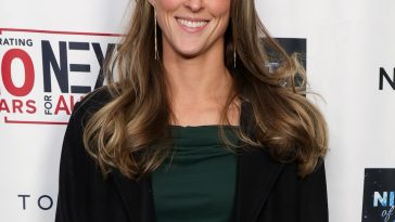 How Pregnant Kylie Kelce Is Teaching 3 Daughters About Body Positivity