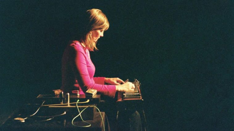 “I view the instrument I play not as an object to be mastered, but as a partner with which to share with the listener a meaning”: Pioneering pedal steel guitar virtuoso Susan Alcorn has died aged 71