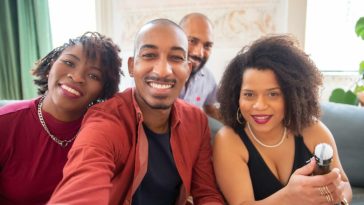 Friendship in the Hustle Era: How to Stay Connected Despite Busy Schedules