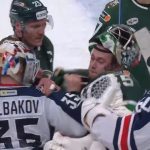 Absurd scene: Two goalies come to blows after a game and the KHL shares the footage