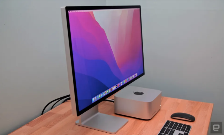 Apple’s Studio Display is $300 off right now